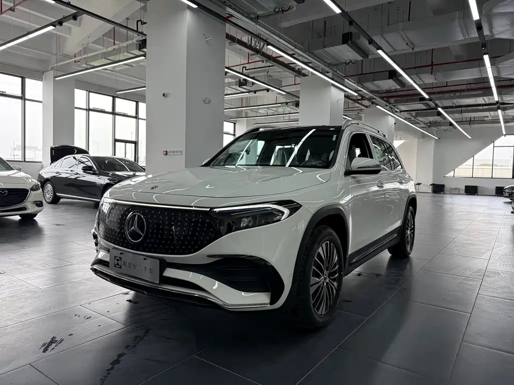 Mercedes-Benz EQB 2026