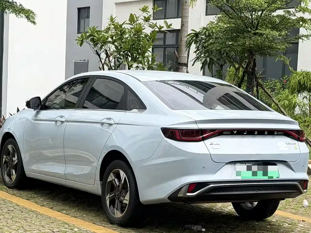 Geely Emgrand L Hip 2023 — фото 9