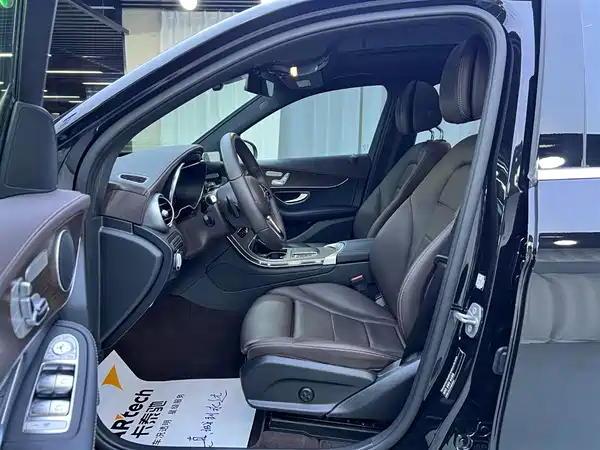 Mercedes-Benz GLC 2023