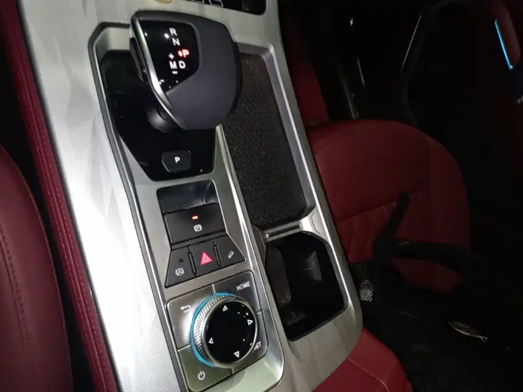 Jetour Jietu X70 PLUS 2023 — фото 14