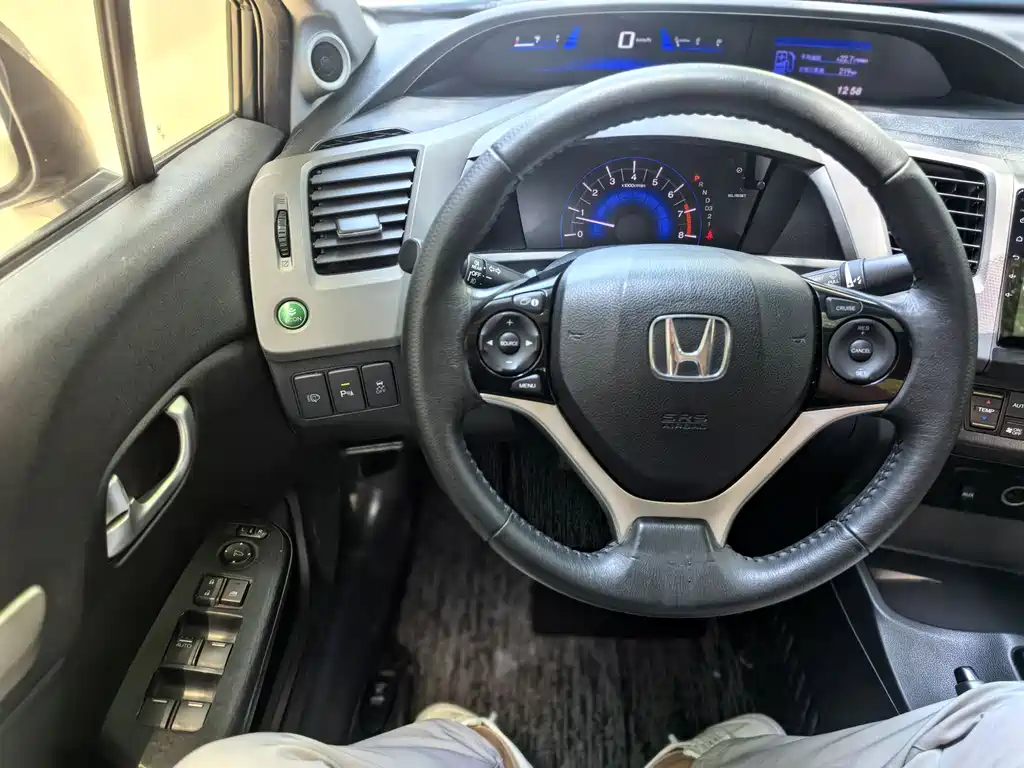 Honda Civic 2014 — фото 16
