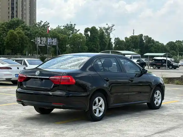 Volkswagen Lavida 2013