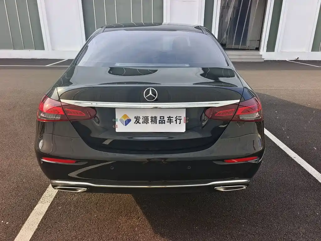 Mercedes-Benz E-Class 2023 — фото 17