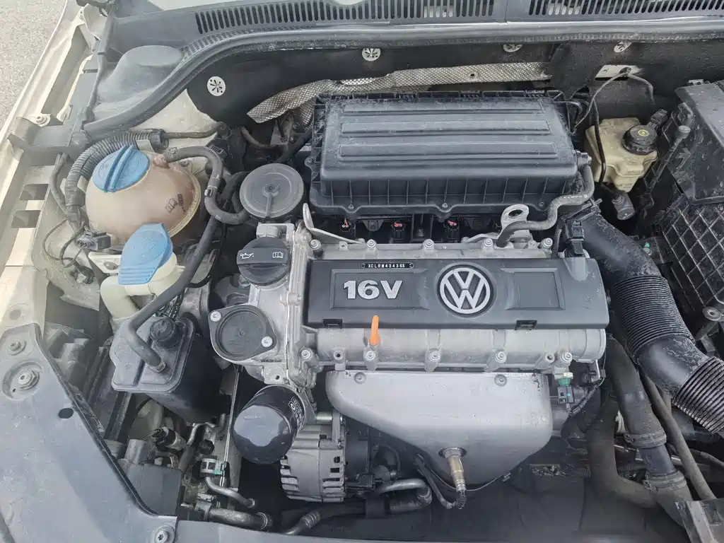 Volkswagen Sagitar 2014