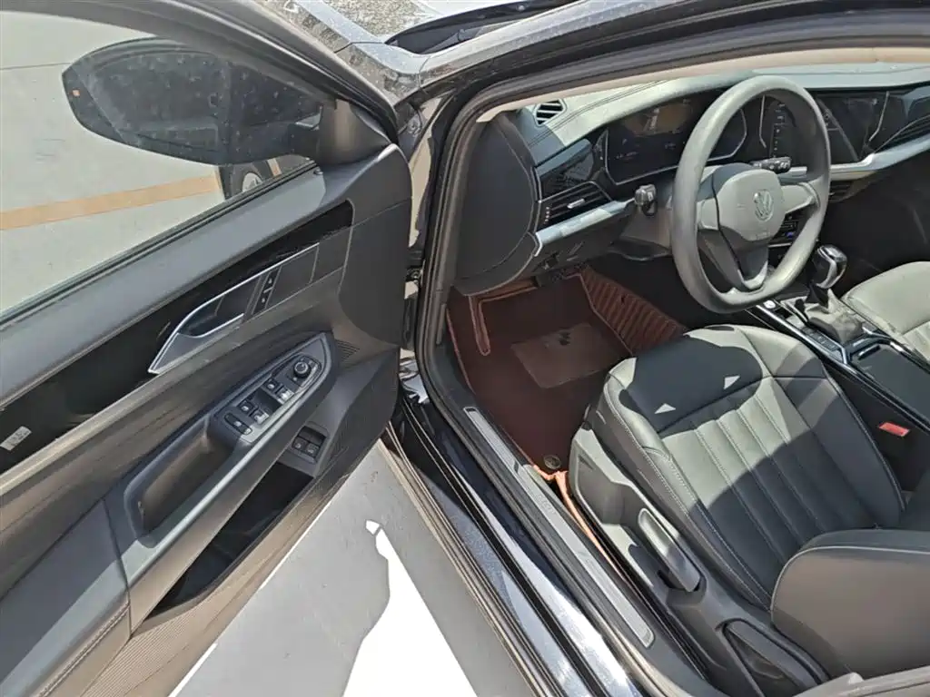 Volkswagen Passat PHEV 2022 — фото 16