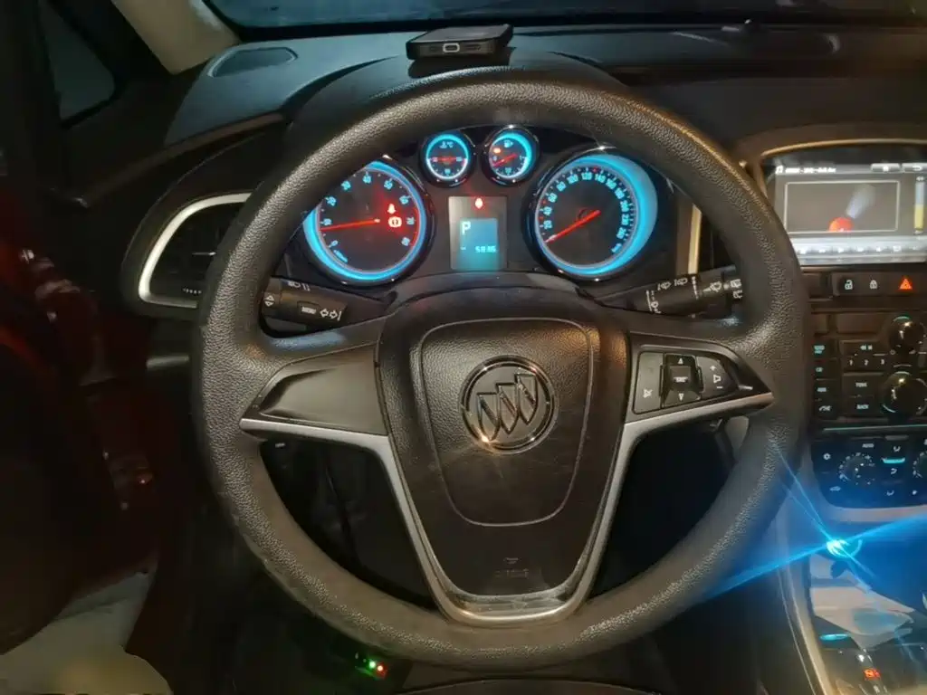 Buick Excelle 2014 — фото 11