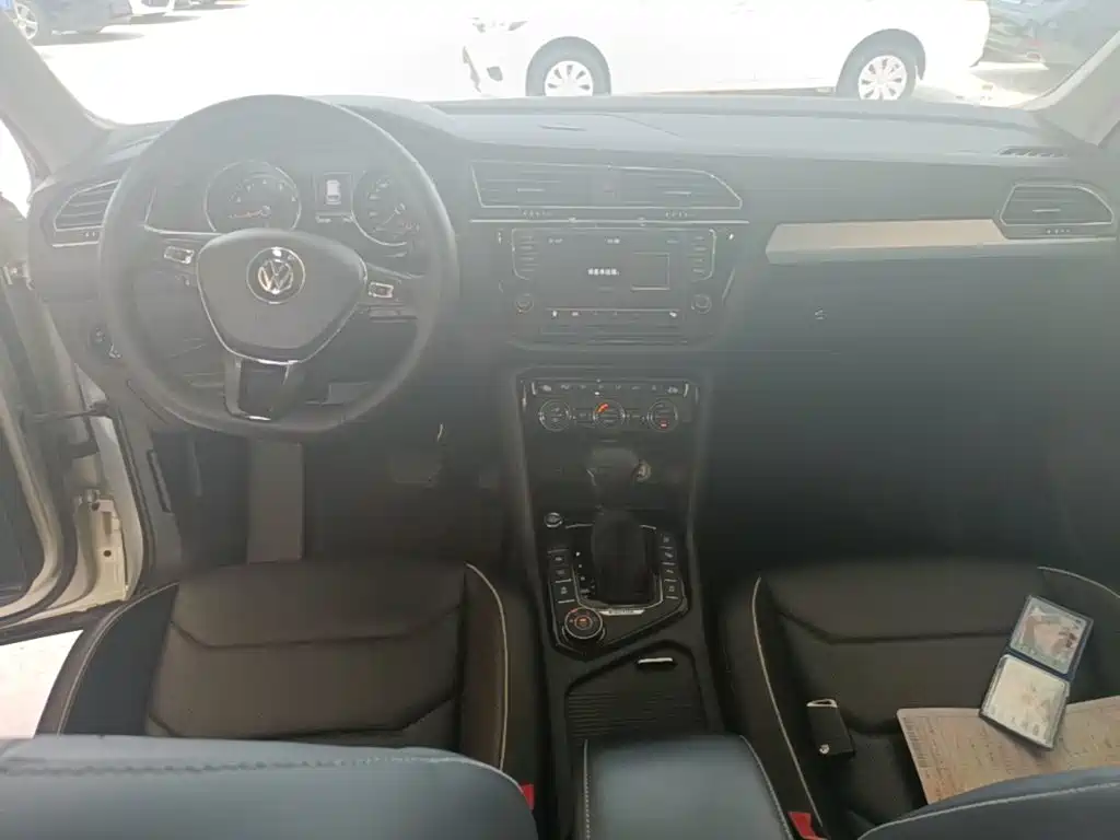 Volkswagen Tiguan L 2018 — фото 10
