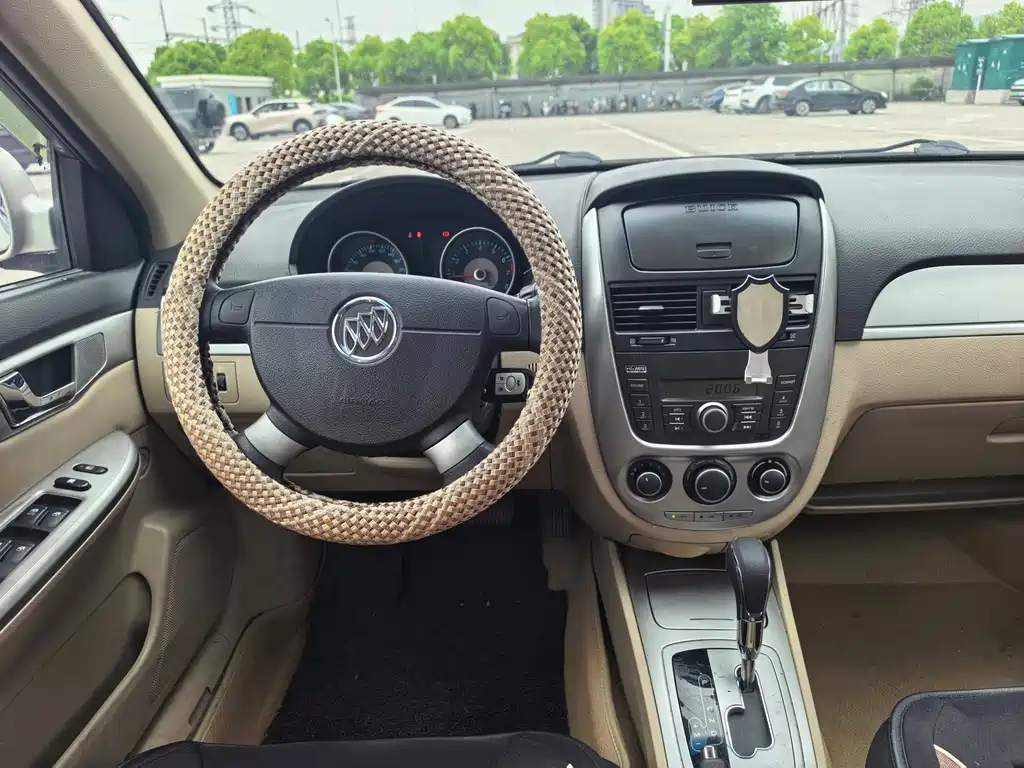 Buick Excelle 2014 — фото 12