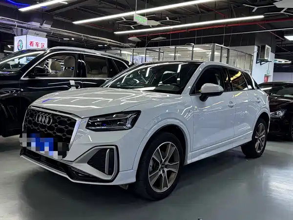 Audi Q2L 2023