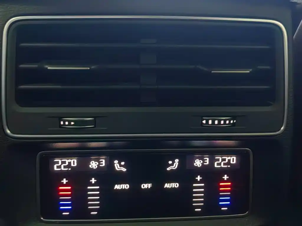 Audi Q7 2022 — фото 12
