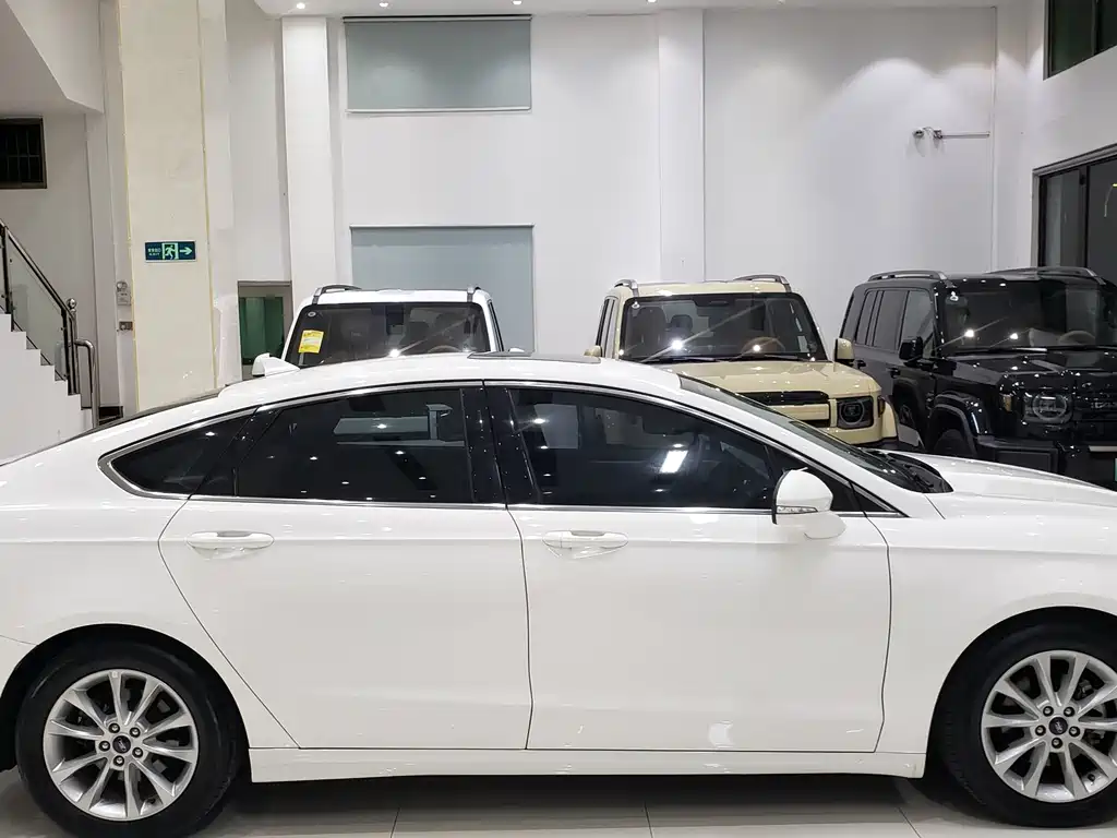 Ford Mondeo 2018 — фото 12