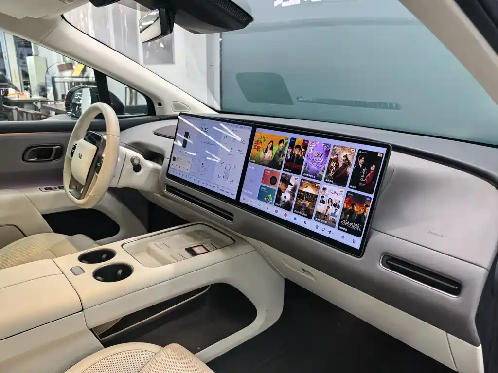 Li Auto i8 2025 — фото 15