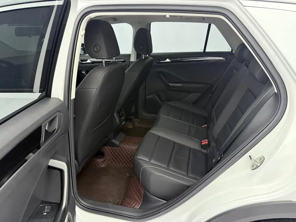 Volkswagen T-Roc 2022 — фото 11