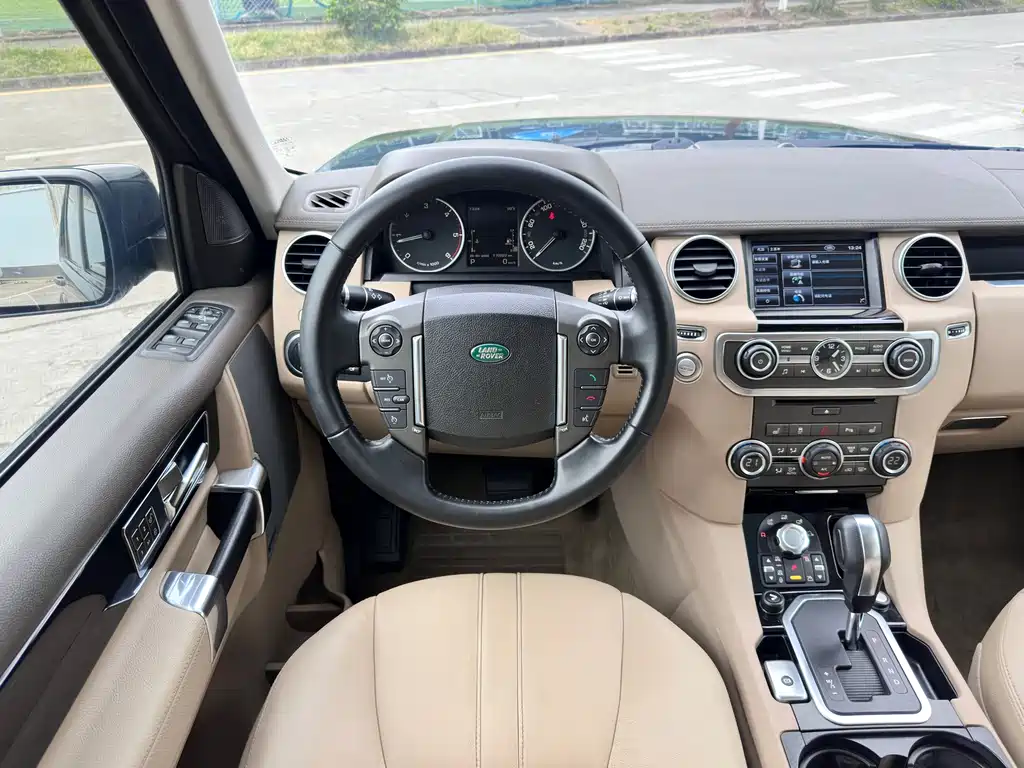Land Rover Discovery 2012 — фото 16