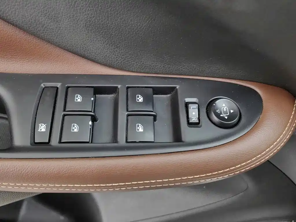 Buick Envision Plus 2017 — фото 9