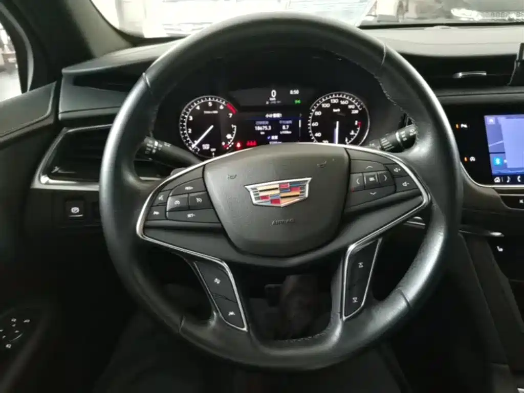 Cadillac XT5 2022 — фото 11