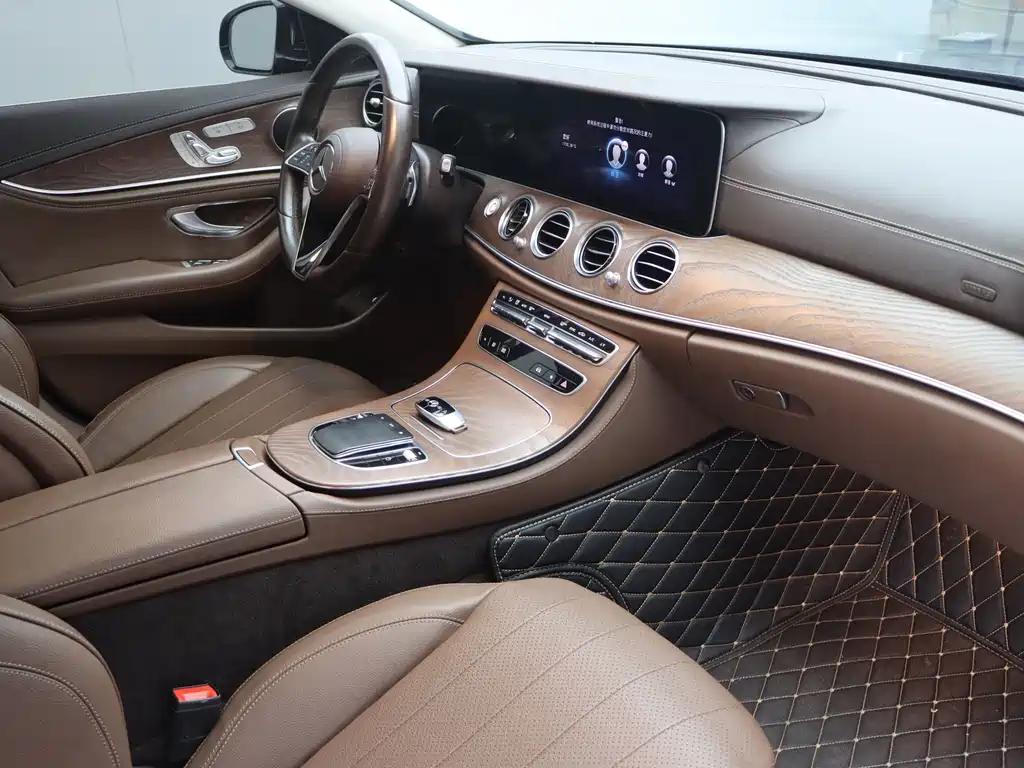 Mercedes-Benz E-Class 2023 — фото 13