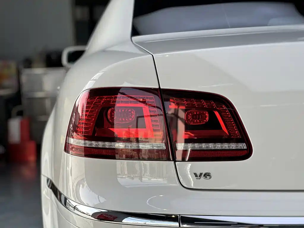 Volkswagen Phaeton 2016 — фото 32