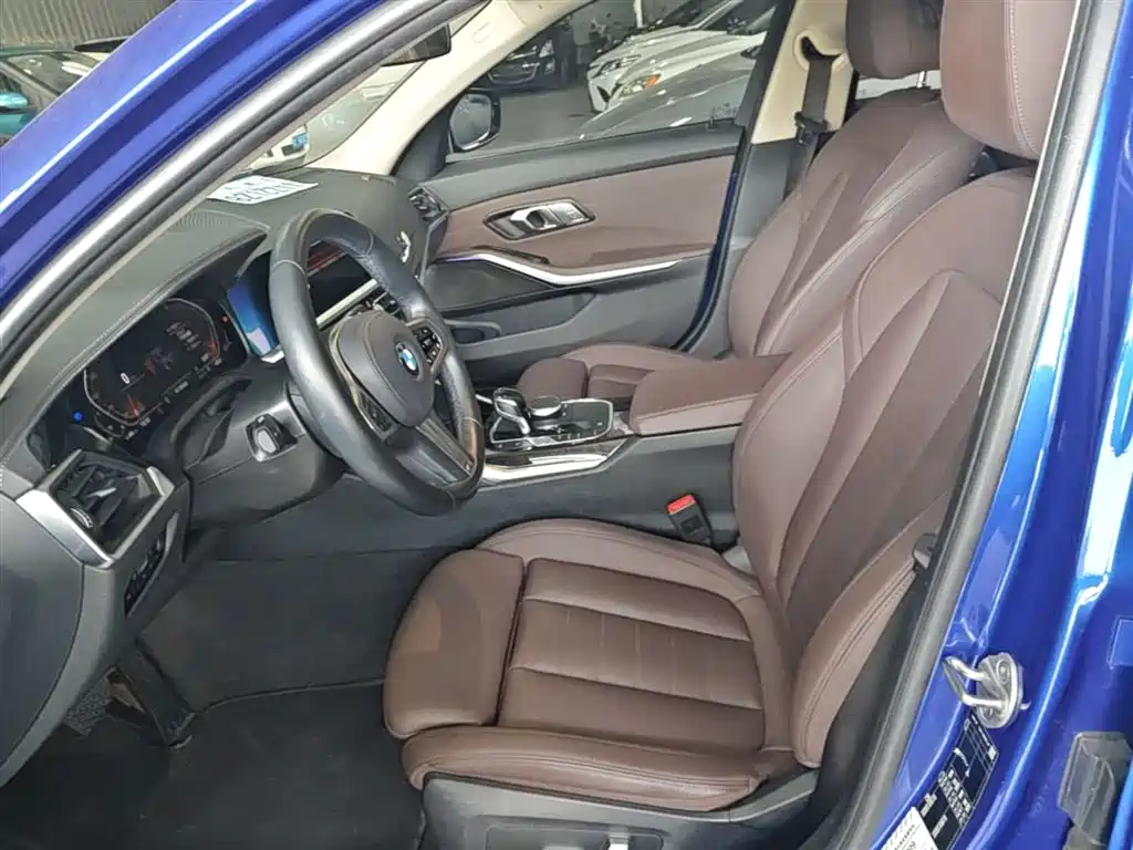 BMW 3 Series 2021 — фото 14