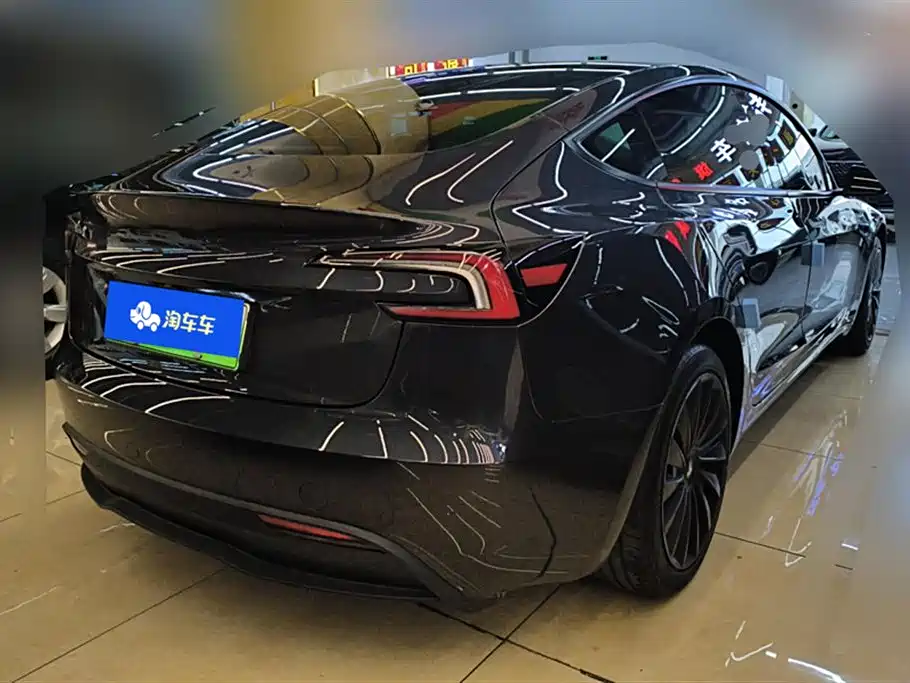 Tesla Model 3 2025