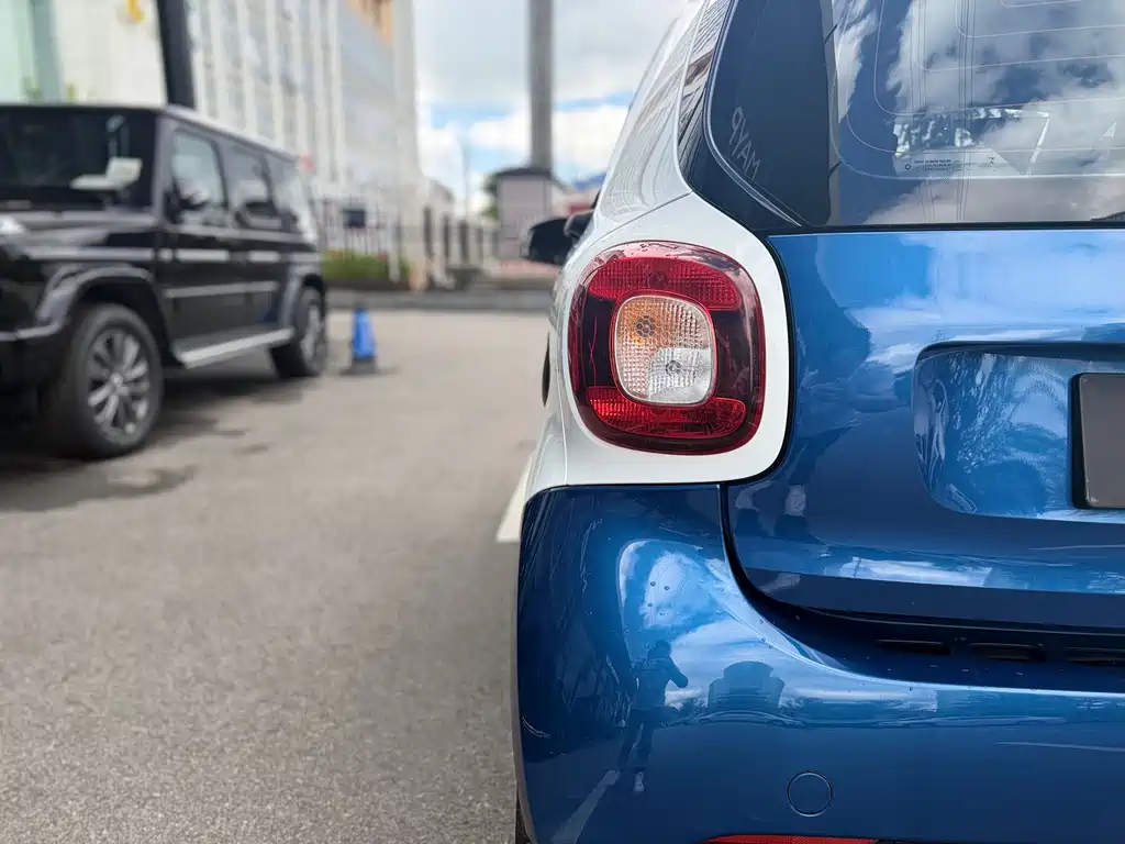 smart Fortwo 2017 — фото 10