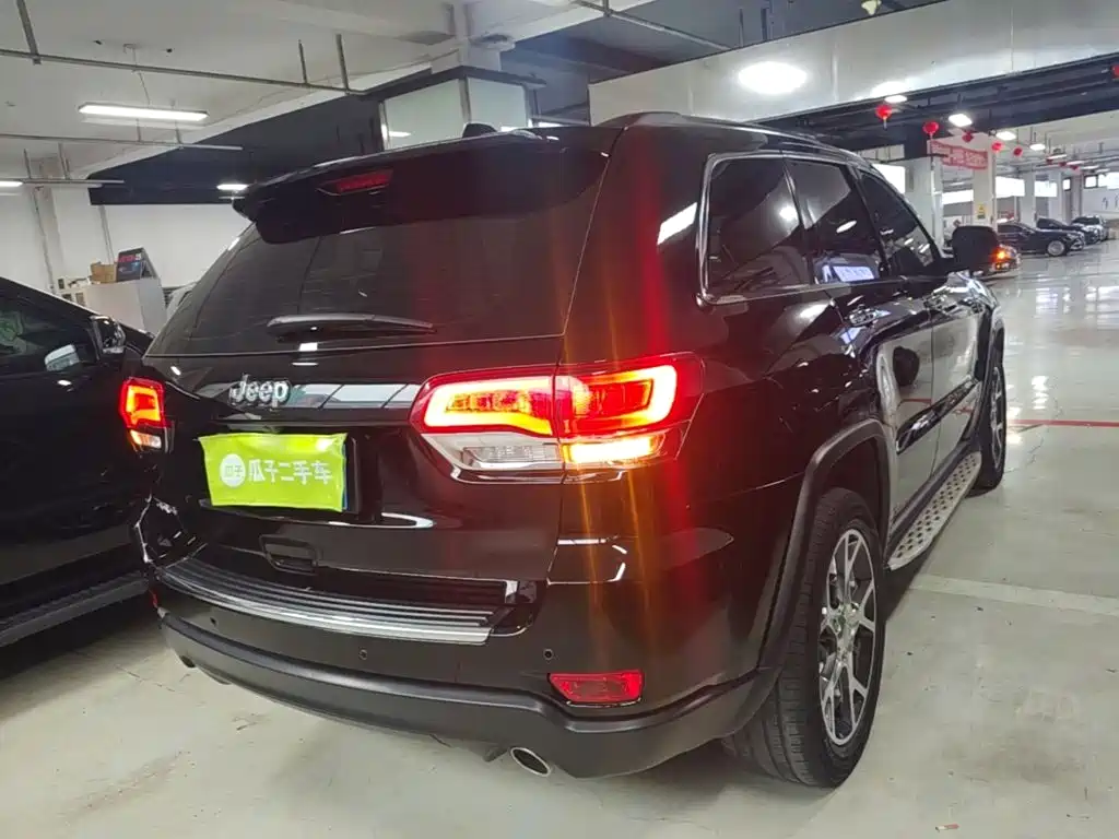 Jeep Grand Cherokee 2021 — фото 7