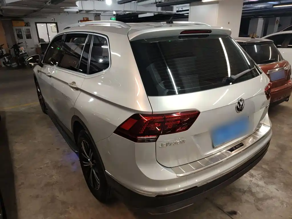 Volkswagen Tiguan L 2017 — фото 23