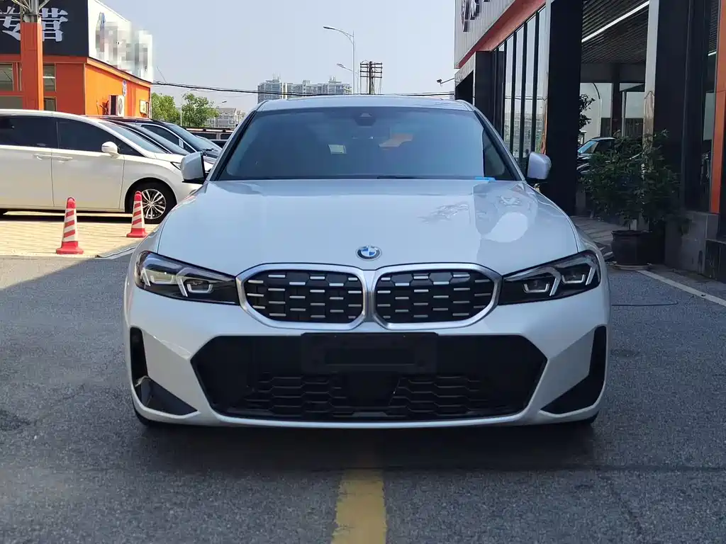 BMW 3 Series 2025