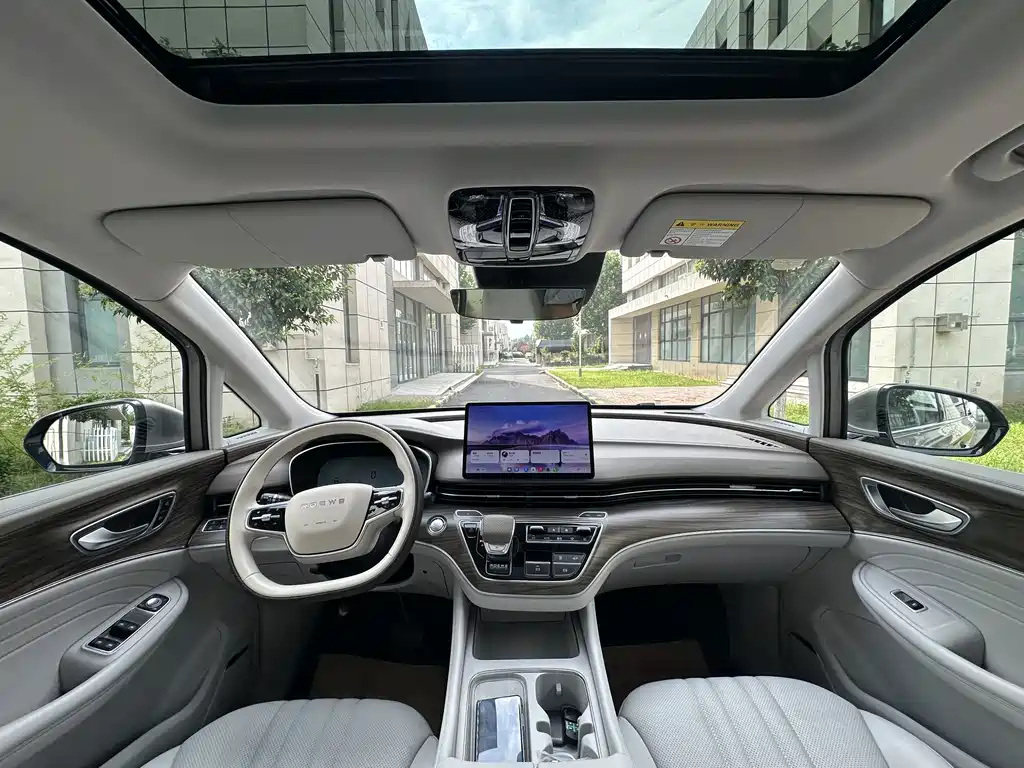 Roewe iMAX8 New Energy 2024 — фото 25
