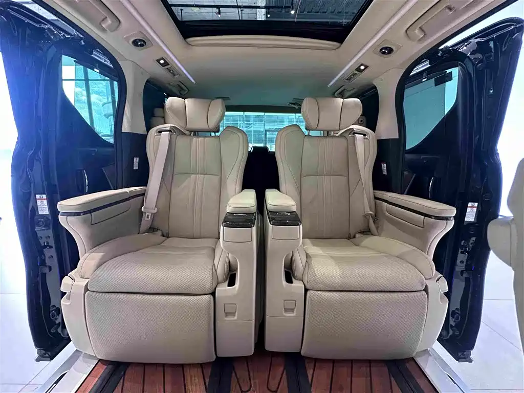 Toyota Vellfire 2022 — фото 38