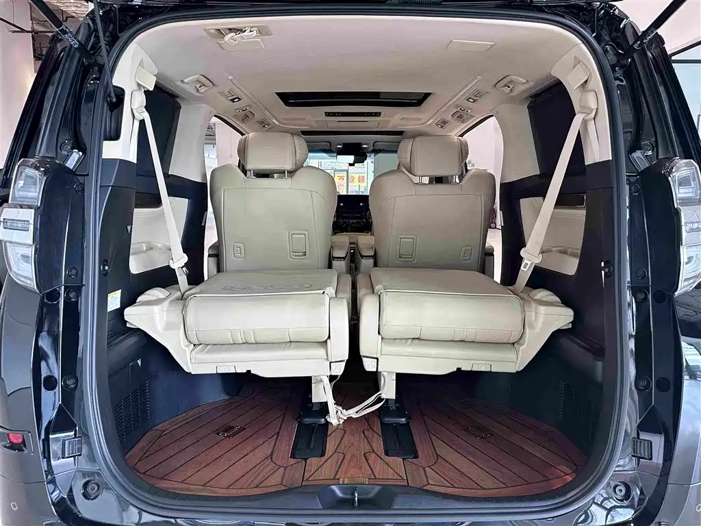 Toyota Vellfire 2022 — фото 43