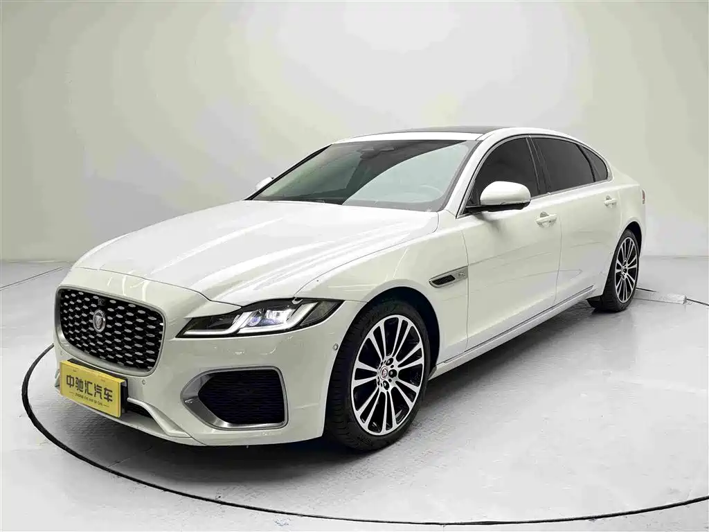 Jaguar XFL 2023 — фото 1