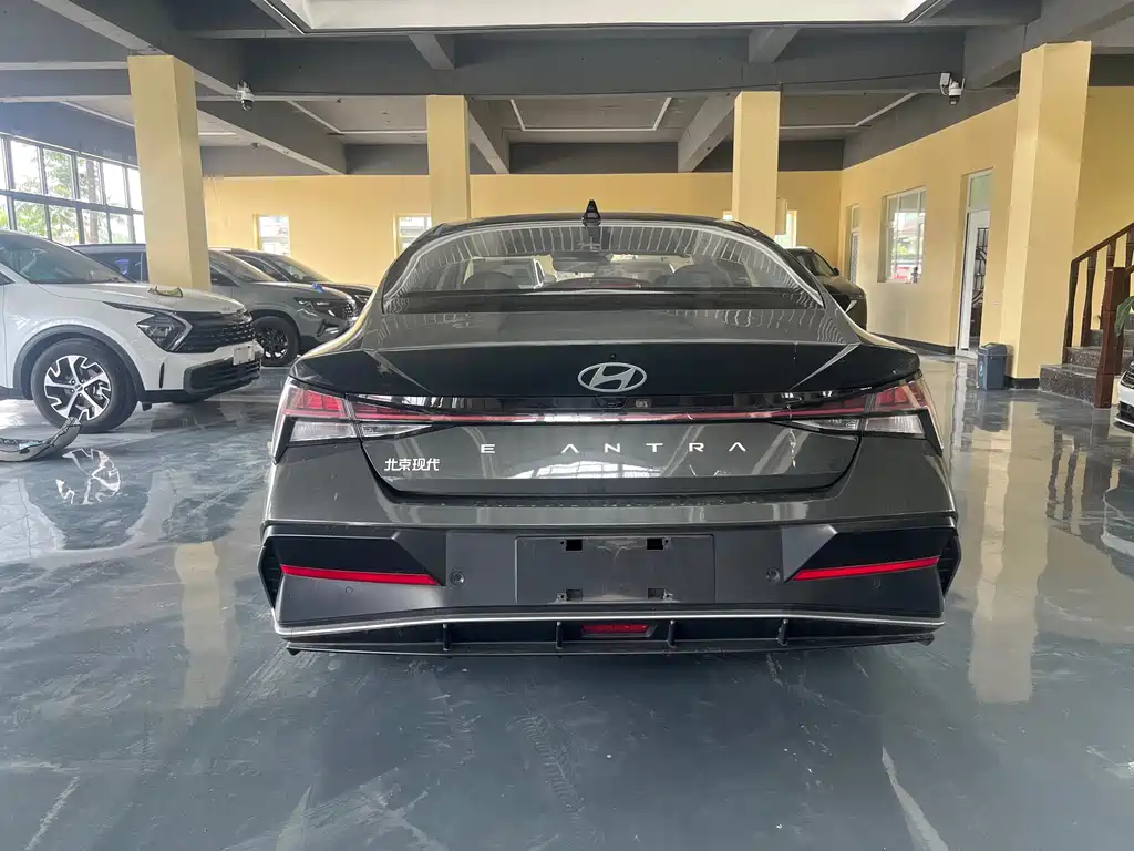 Hyundai Elantra 2023