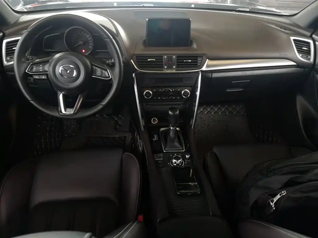 Mazda CX-4 2018 — фото 10