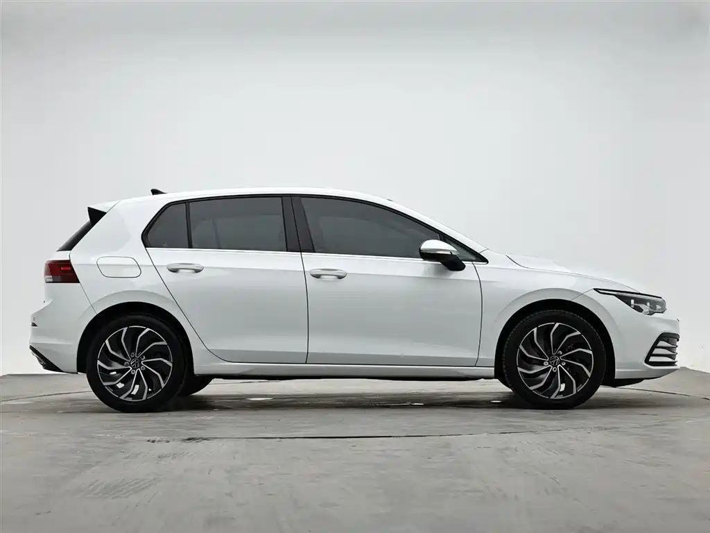 Volkswagen Golf 2023