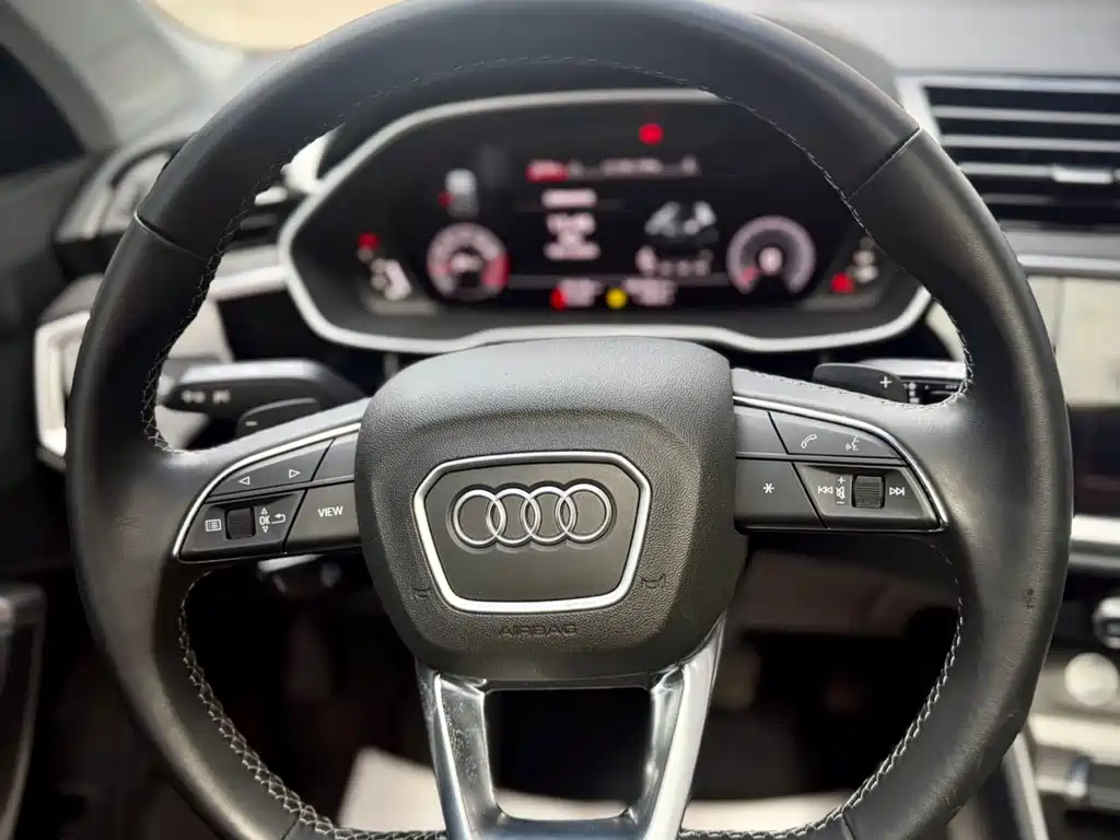 Audi Q3 2023 — фото 20
