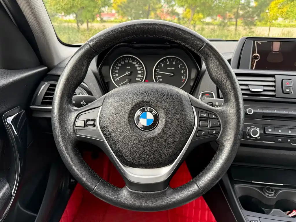 BMW 1 Series 2012 — фото 25