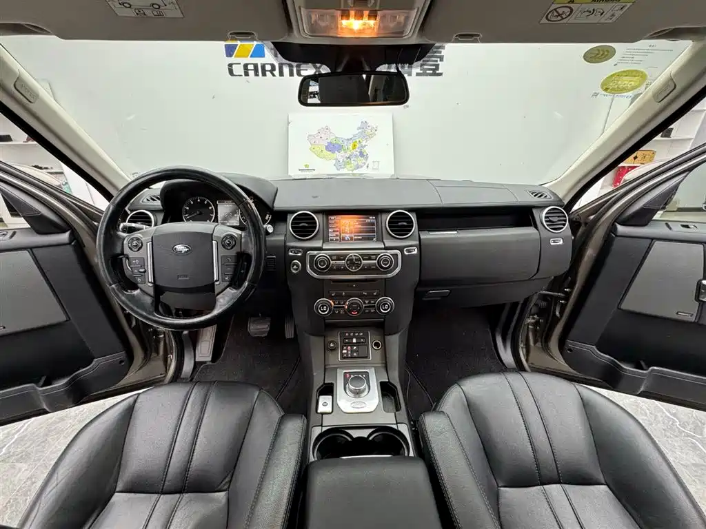 Land Rover Discovery 2015 — фото 9