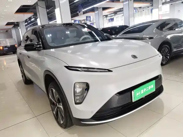 NIO ES8 2023