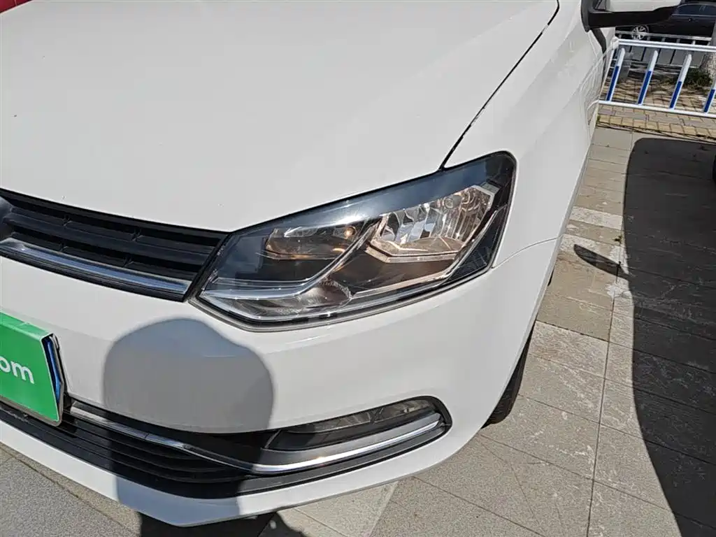 Volkswagen Polo 2015 — фото 24