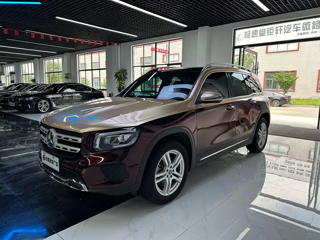 Mercedes-Benz GLB 2023 — фото 1