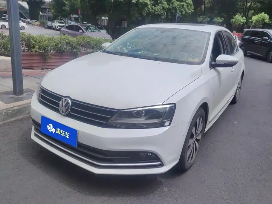 Volkswagen Sagitar 2018