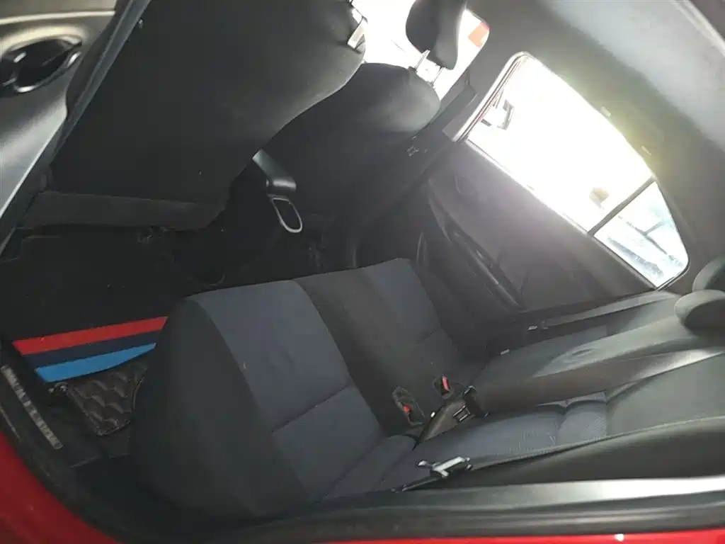 Toyota Yaris L 2019 — фото 17