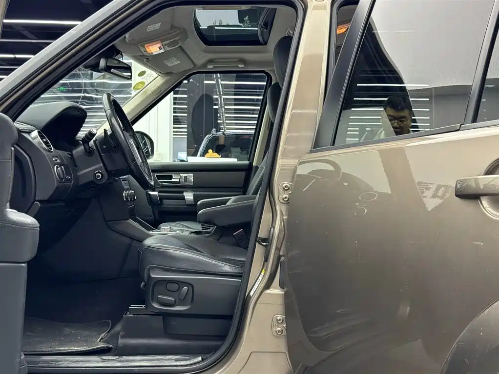 Land Rover Discovery 2015 — фото 6