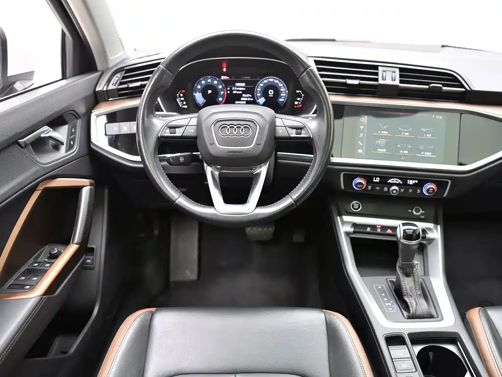 Audi Q3 2021 — фото 10