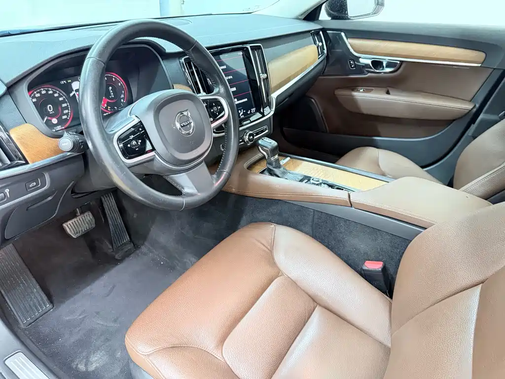 Volvo S90 2018 — фото 18