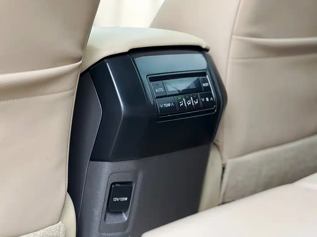 Toyota Prado 2018 — фото 19