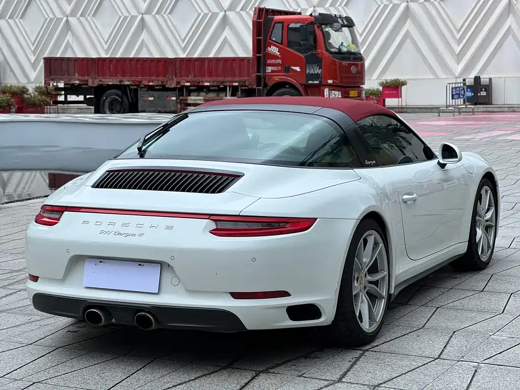 Porsche 911 2018