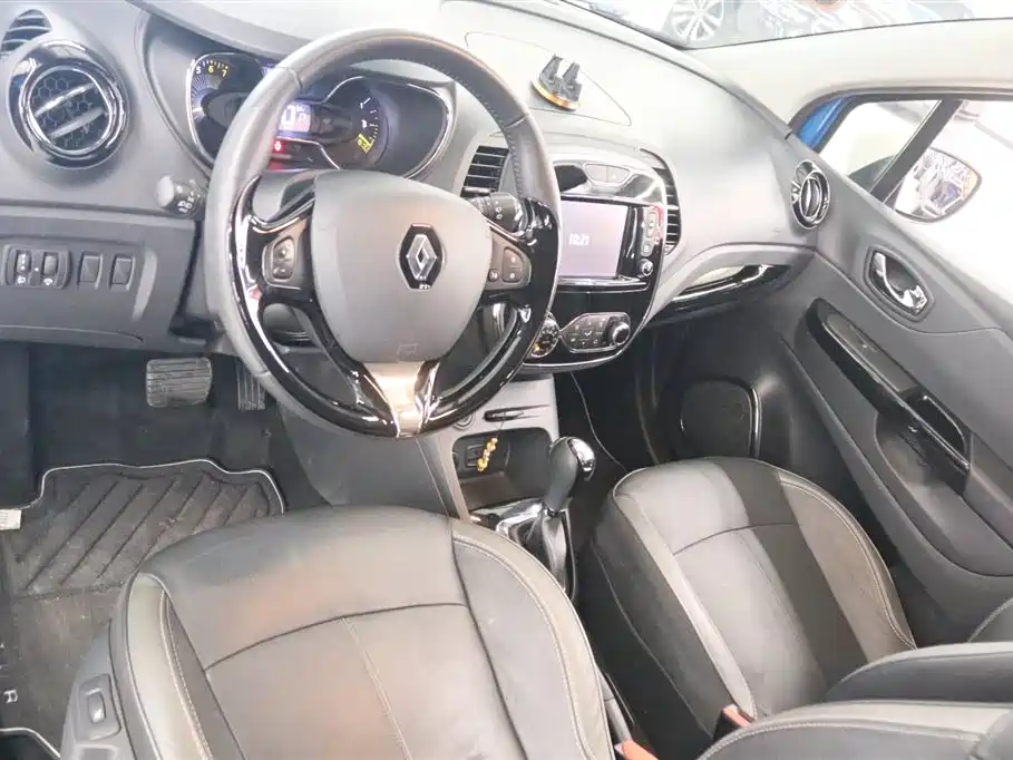 Renault Captur 2016 — фото 10