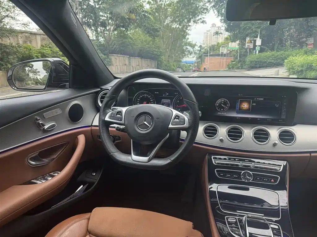 Mercedes-Benz E-Class 2017 — фото 11
